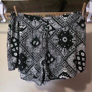 SHEIN 5xl Paisley Shorts NWOT